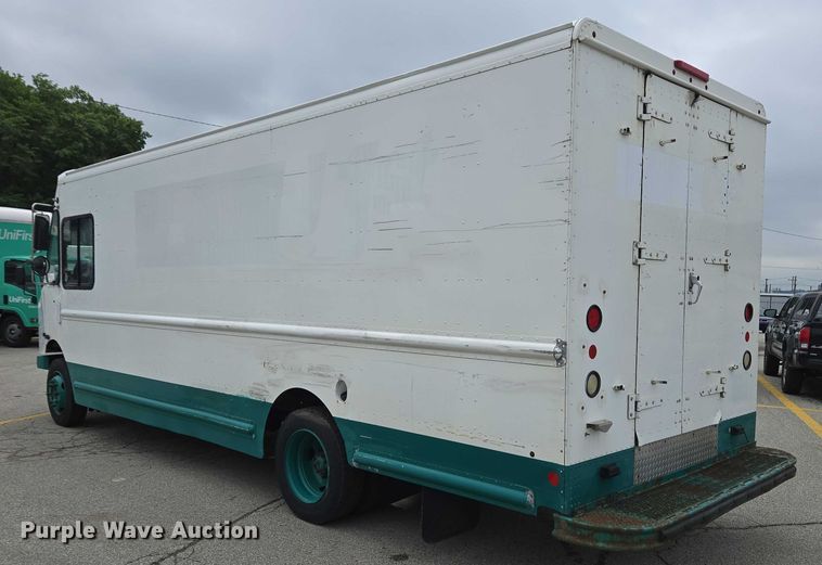 image for item EC4291 2011 Workhorse W62 delivery truck