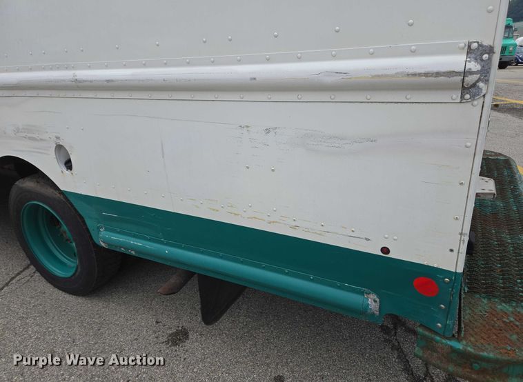 image for item EC4291 2011 Workhorse W62 delivery truck