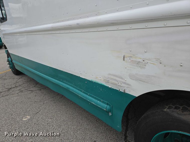 image for item EC4291 2011 Workhorse W62 delivery truck