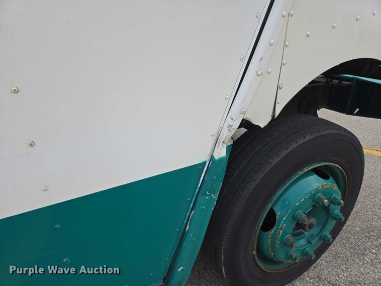 image for item EC4291 2011 Workhorse W62 delivery truck