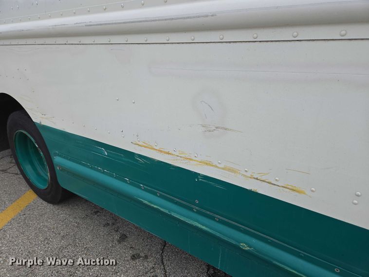 image for item EC4291 2011 Workhorse W62 delivery truck