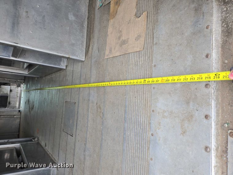 image for item EC4291 2011 Workhorse W62 delivery truck