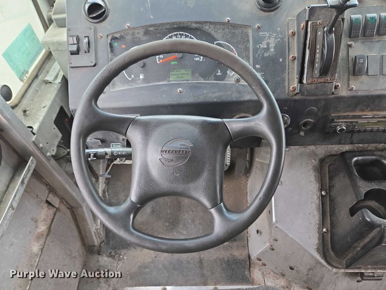 image for item EC4291 2011 Workhorse W62 delivery truck