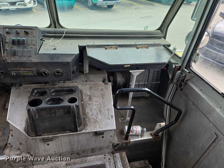 image for item EC4291 2011 Workhorse W62 delivery truck