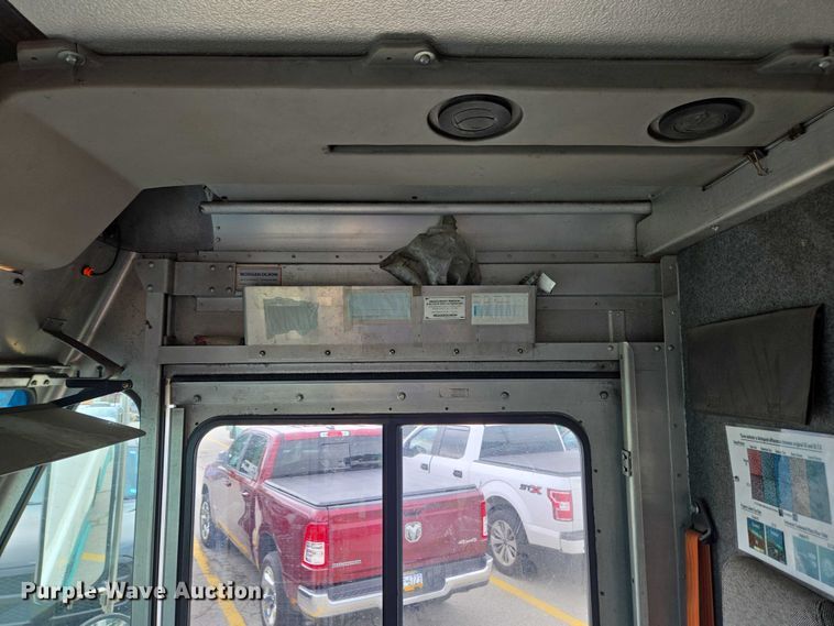 image for item EC4291 2011 Workhorse W62 delivery truck