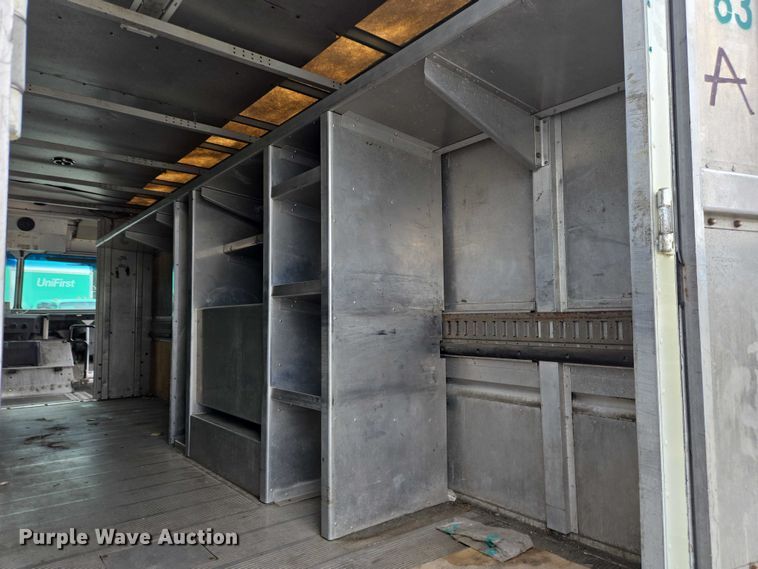 image for item EC4291 2011 Workhorse W62 delivery truck