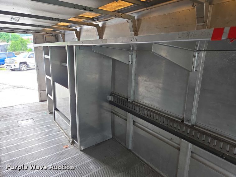 image for item EC4291 2011 Workhorse W62 delivery truck