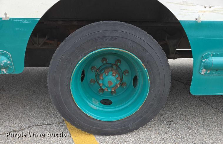 image for item EC4291 2011 Workhorse W62 delivery truck