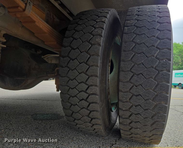 image for item EC4291 2011 Workhorse W62 delivery truck