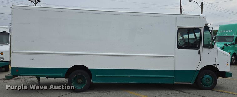 image for item EC4292 2016 Freightliner MT45 delivery truck