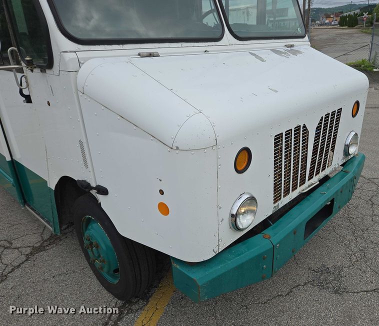 image for item EC4292 2016 Freightliner MT45 delivery truck