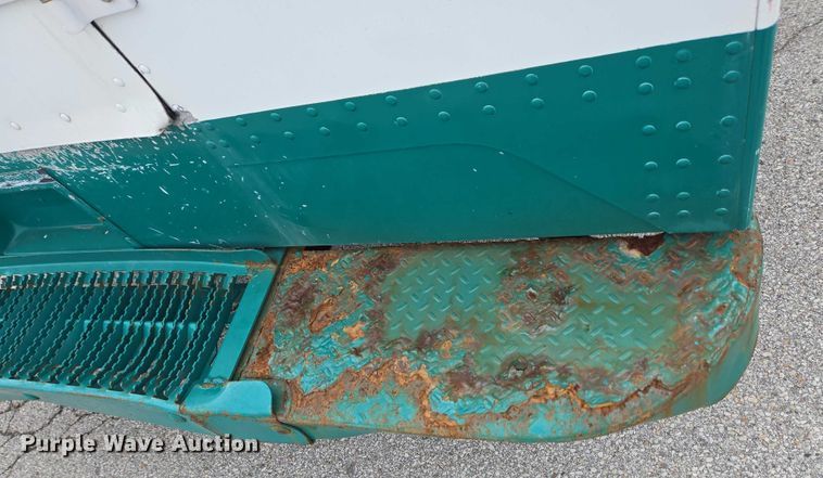 image for item EC4292 2016 Freightliner MT45 delivery truck