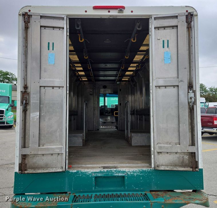 image for item EC4292 2016 Freightliner MT45 delivery truck