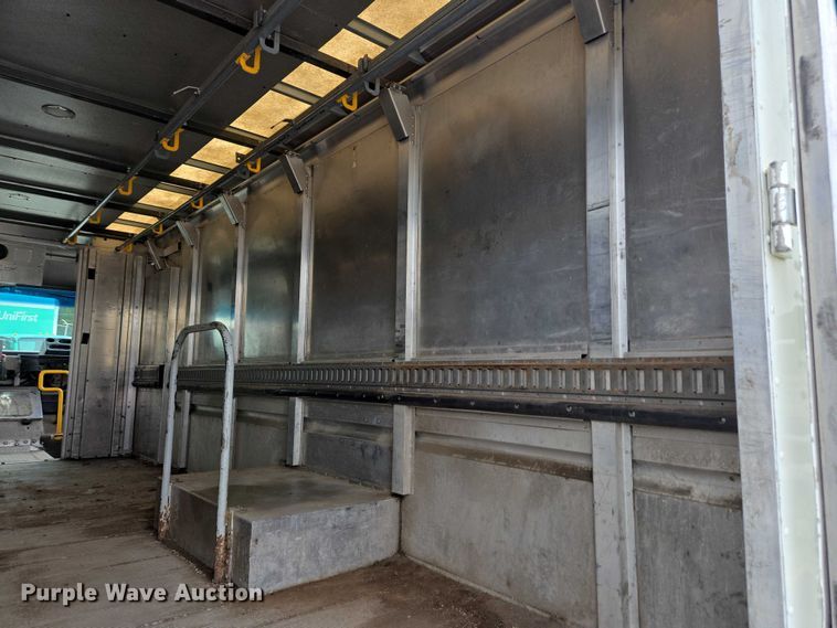 image for item EC4292 2016 Freightliner MT45 delivery truck