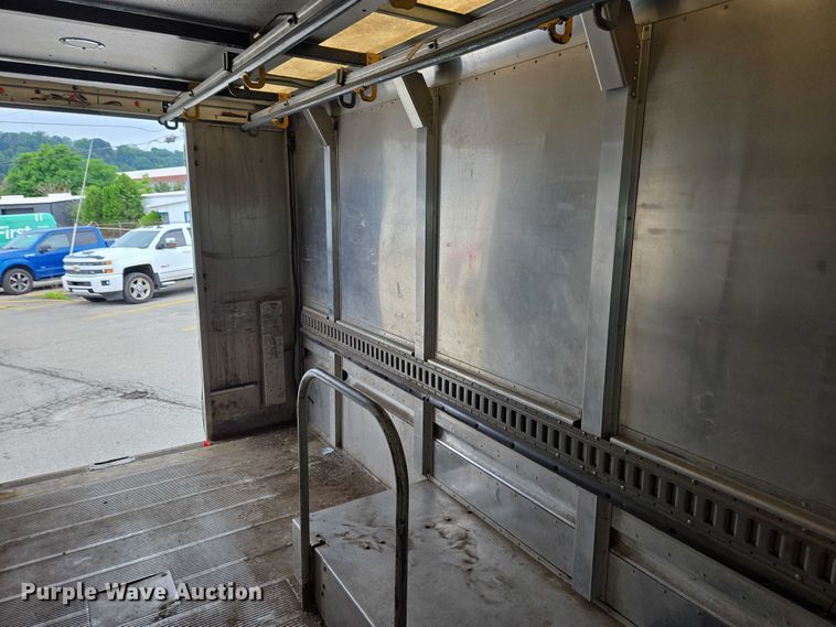 image for item EC4292 2016 Freightliner MT45 delivery truck