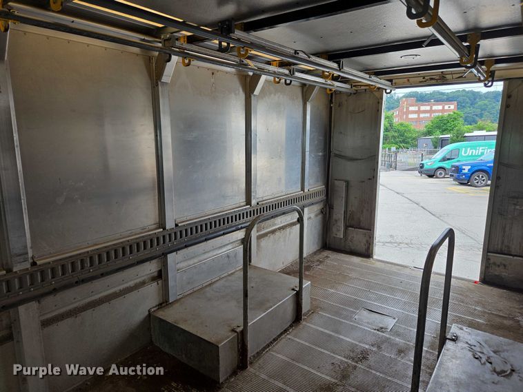 image for item EC4292 2016 Freightliner MT45 delivery truck