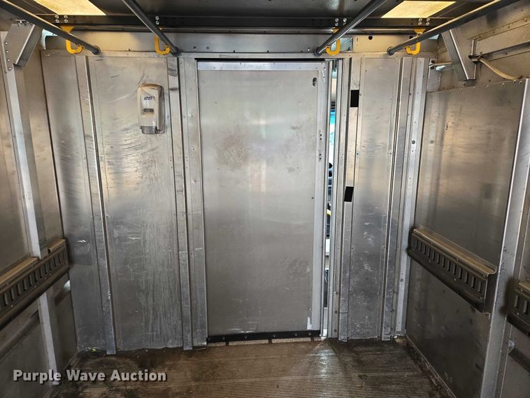 image for item EC4292 2016 Freightliner MT45 delivery truck