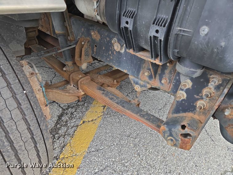 image for item EC4292 2016 Freightliner MT45 delivery truck