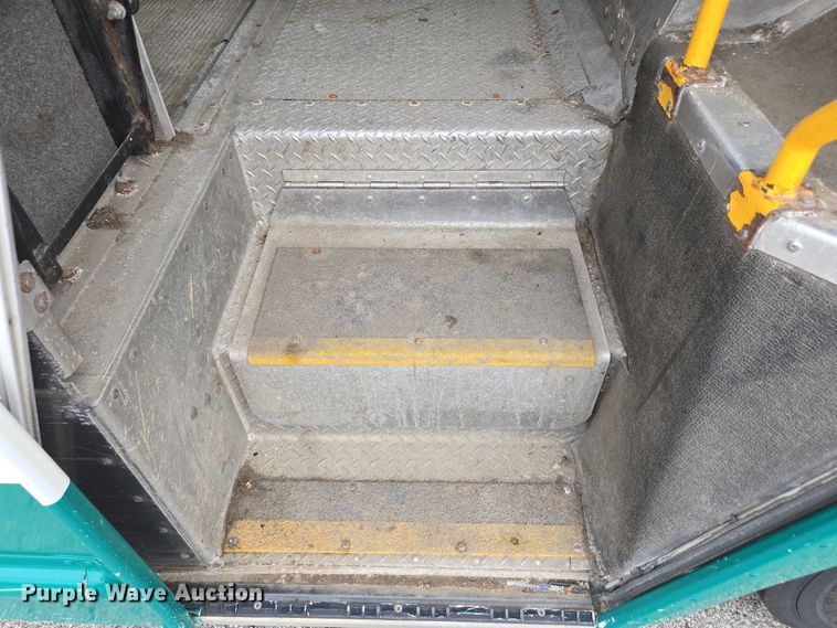 image for item EC4292 2016 Freightliner MT45 delivery truck