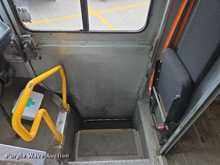 image for item EC4292 2016 Freightliner MT45 delivery truck