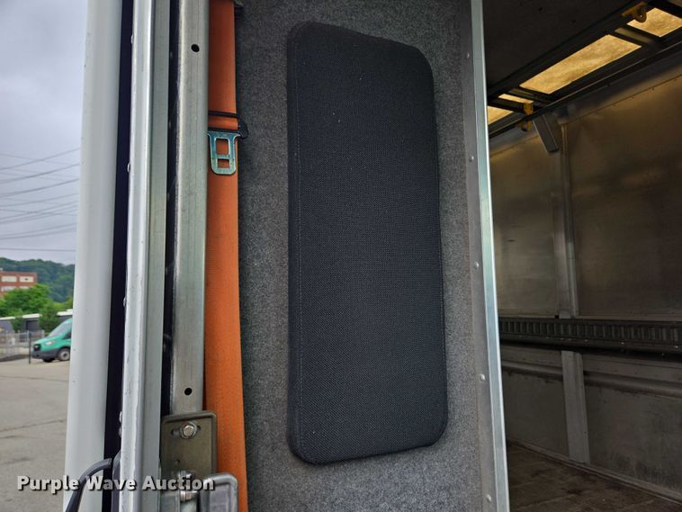 image for item EC4292 2016 Freightliner MT45 delivery truck