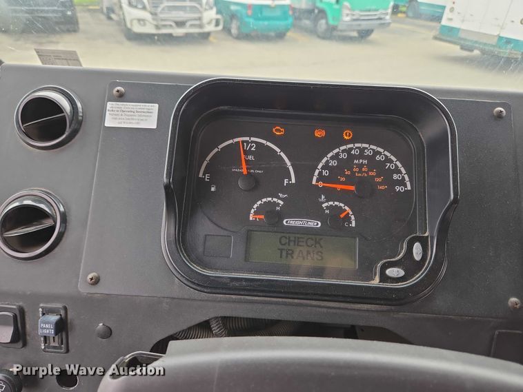 image for item EC4292 2016 Freightliner MT45 delivery truck