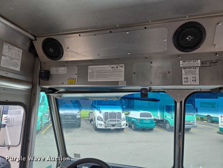 image for item EC4292 2016 Freightliner MT45 delivery truck