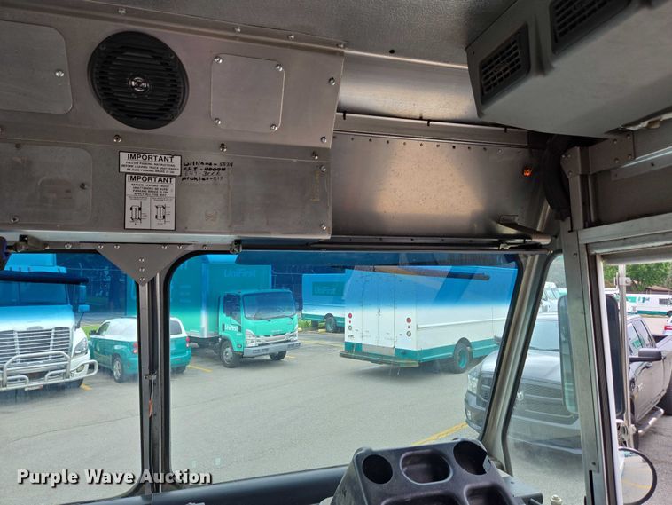 image for item EC4292 2016 Freightliner MT45 delivery truck