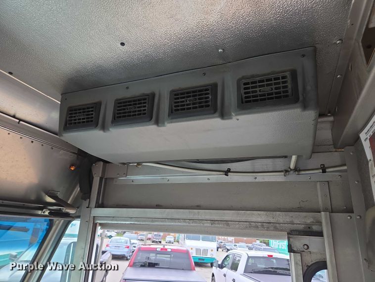 image for item EC4292 2016 Freightliner MT45 delivery truck