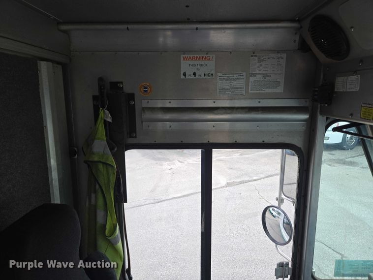 image for item EC4292 2016 Freightliner MT45 delivery truck