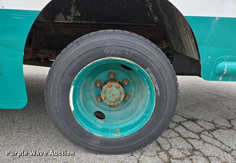 image for item EC4292 2016 Freightliner MT45 delivery truck