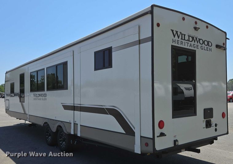 image for item EC4300 2024 Forest River Wildwood camper