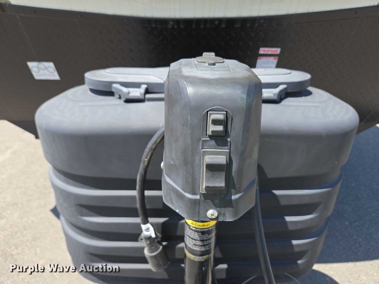 image for item EC4300 2024 Forest River Wildwood camper