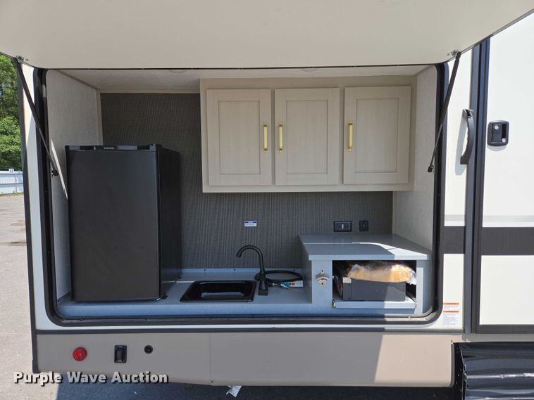 image for item EC4300 2024 Forest River Wildwood camper