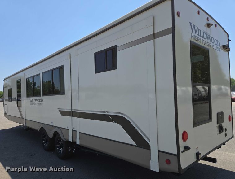 image for item EC4300 2024 Forest River Wildwood camper