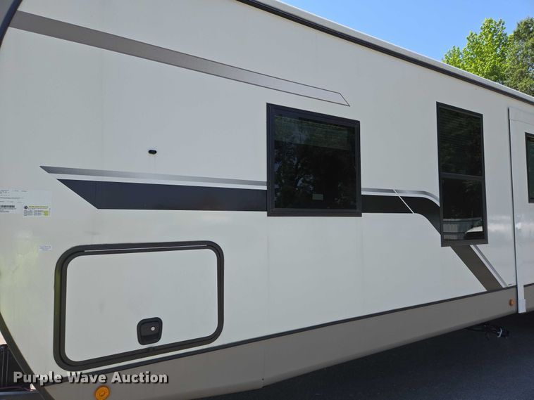 image for item EC4300 2024 Forest River Wildwood camper