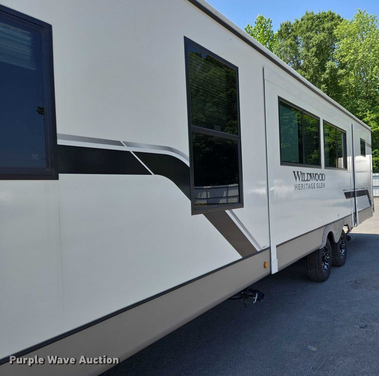 image for item EC4300 2024 Forest River Wildwood camper