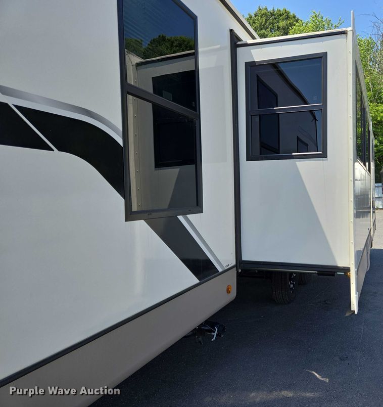 image for item EC4300 2024 Forest River Wildwood camper