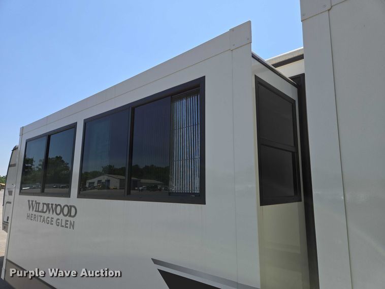 image for item EC4300 2024 Forest River Wildwood camper