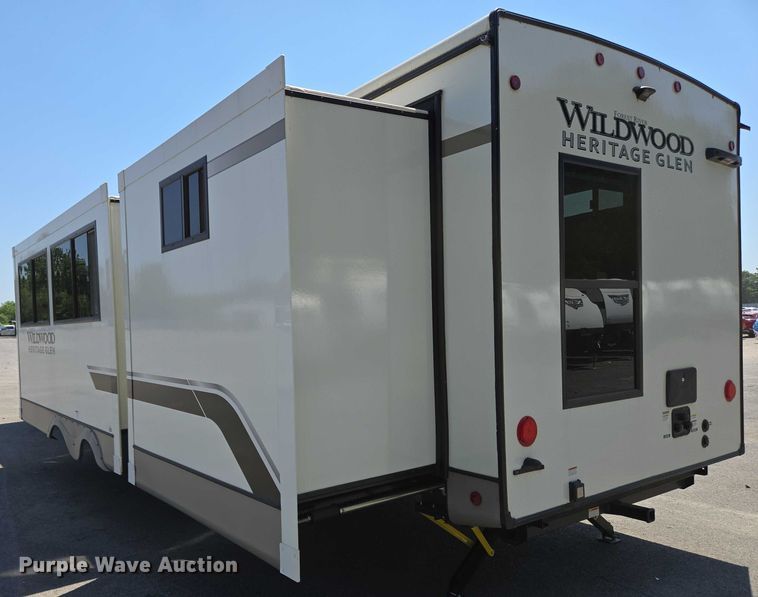 image for item EC4300 2024 Forest River Wildwood camper