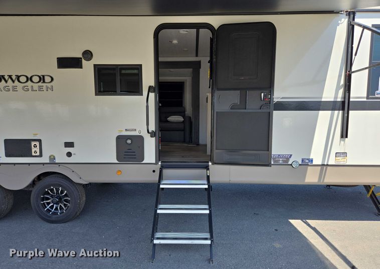 image for item EC4300 2024 Forest River Wildwood camper