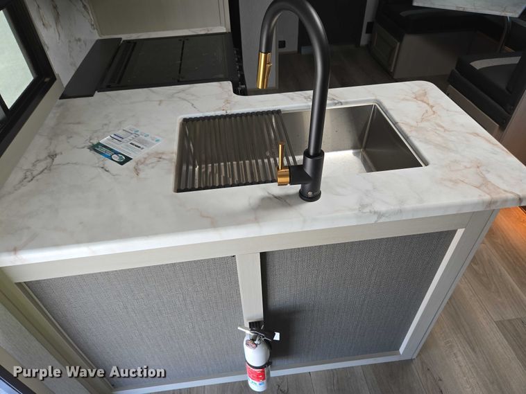 image for item EC4300 2024 Forest River Wildwood camper