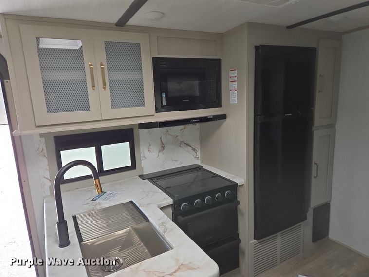 image for item EC4300 2024 Forest River Wildwood camper