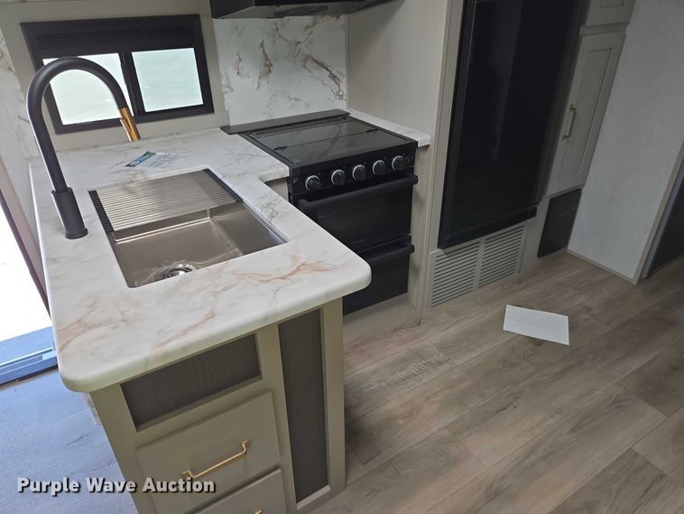 image for item EC4300 2024 Forest River Wildwood camper