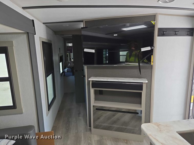 image for item EC4300 2024 Forest River Wildwood camper