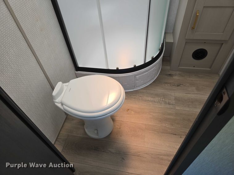 image for item EC4300 2024 Forest River Wildwood camper