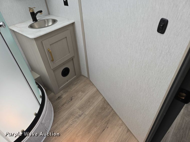 image for item EC4300 2024 Forest River Wildwood camper