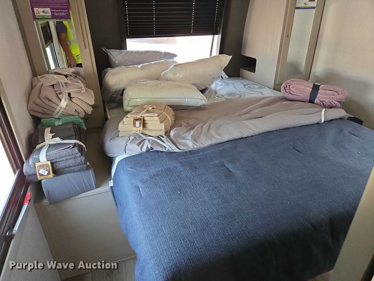 image for item EC4300 2024 Forest River Wildwood camper