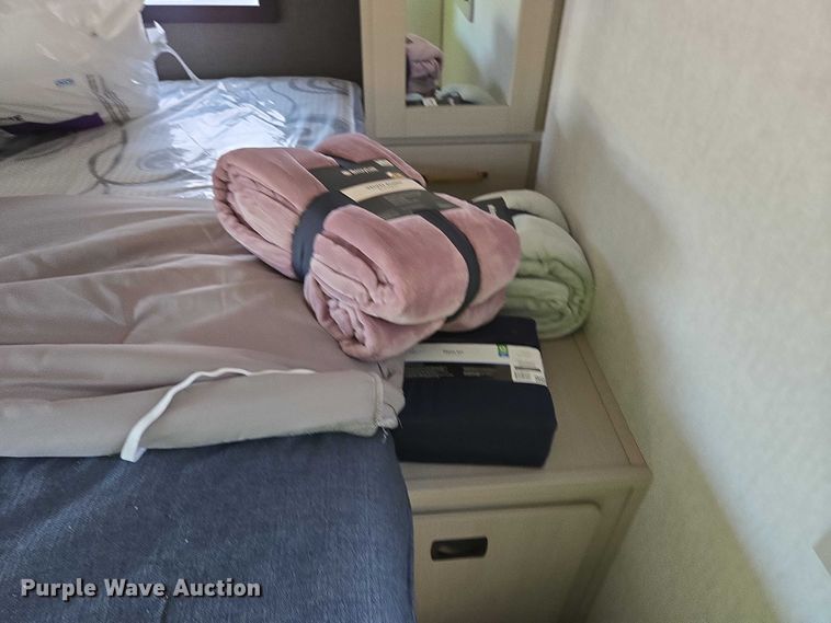 image for item EC4300 2024 Forest River Wildwood camper