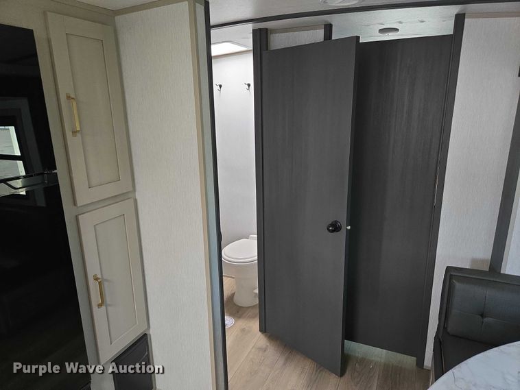 image for item EC4300 2024 Forest River Wildwood camper